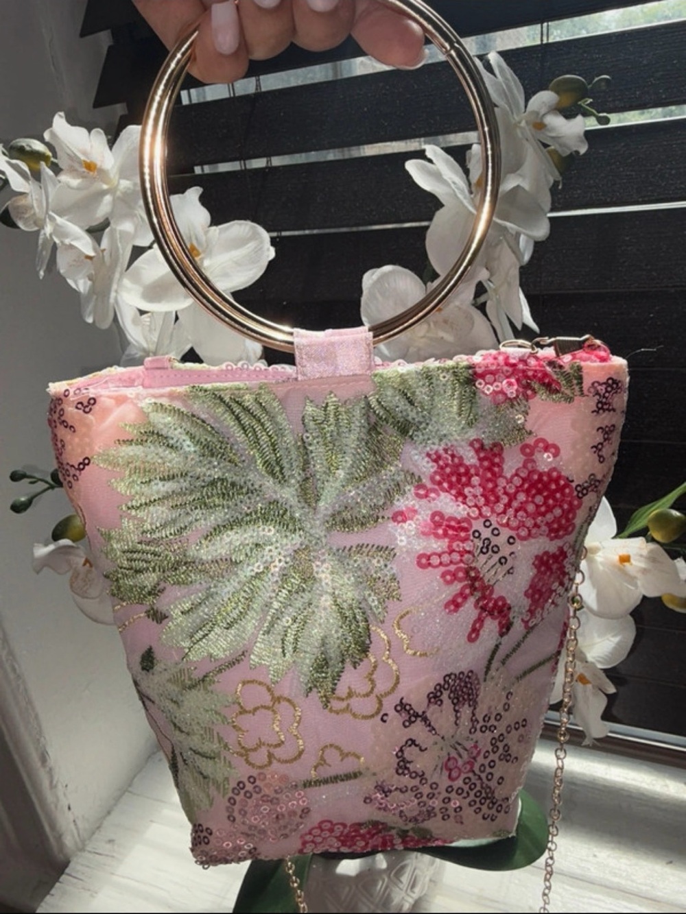 SHEIN Pink Floral Sequin Ring-Handle Clutch